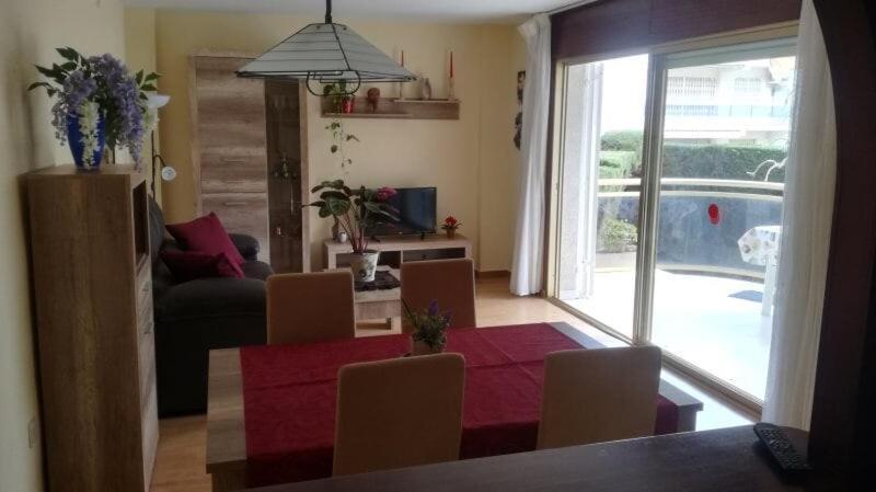 100M2 Big Apartment Private Garden And Pool/ 100M2 Gran Apartamento Jardin Privado Y Piscina / Acogedor Apartamento En Zona Tranquila Y Agradable Камбрілс Екстер'єр фото